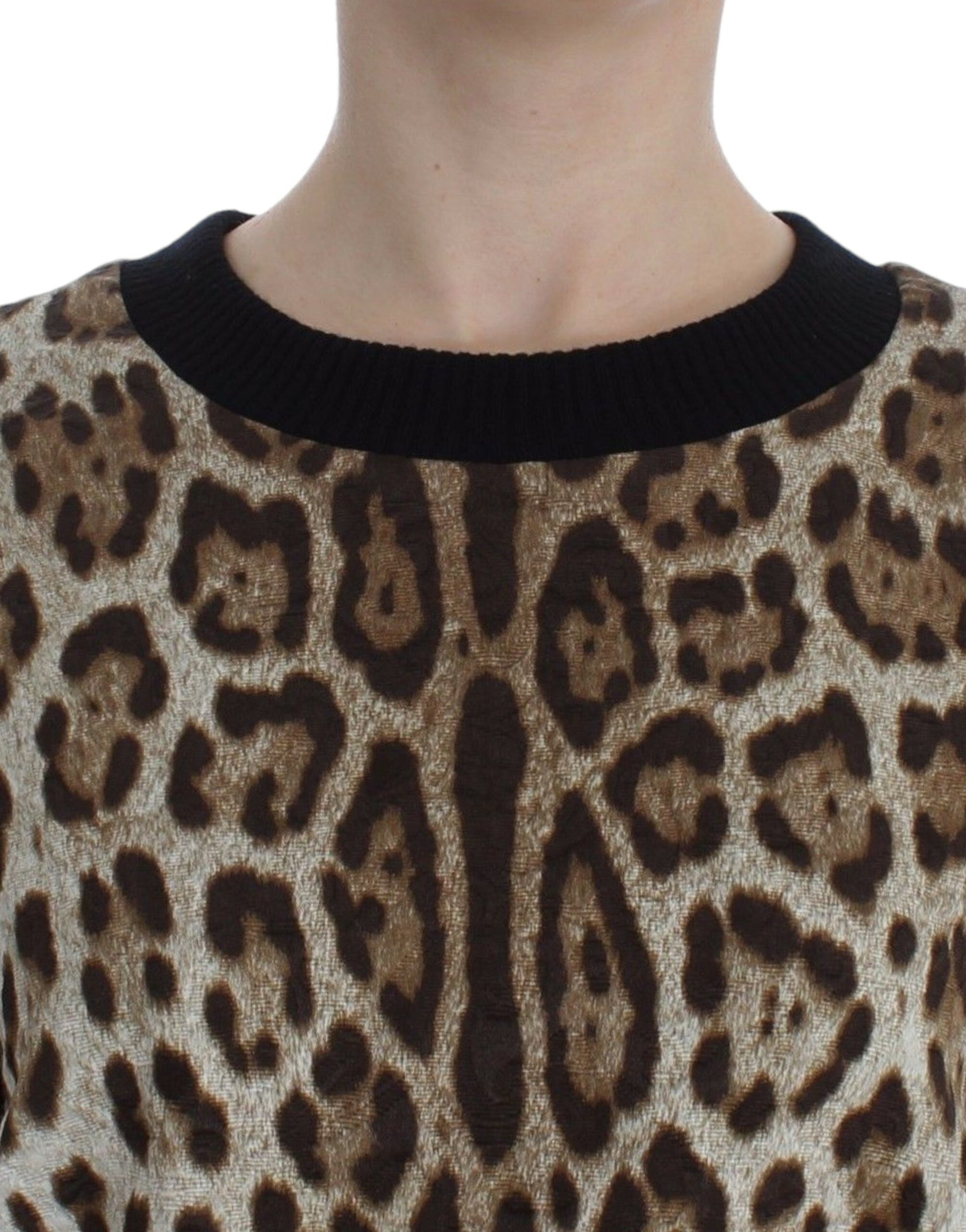 Elegant Leopard Print Short Sweater Top