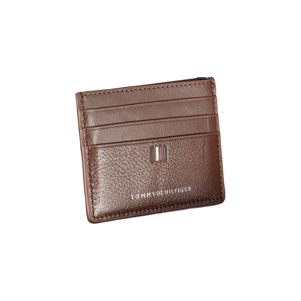 Sleek Leather Card Holder with Contrast Detailing